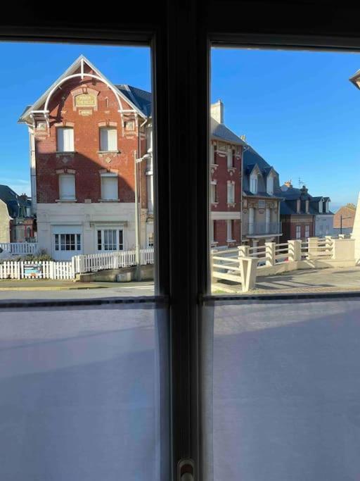 Au Parisien Apartment Ault Bagian luar foto